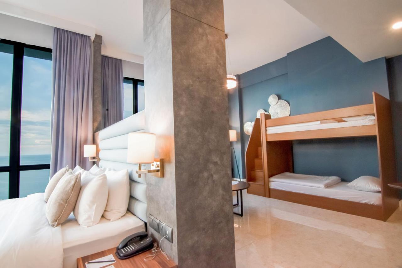 Hompton By The 4*