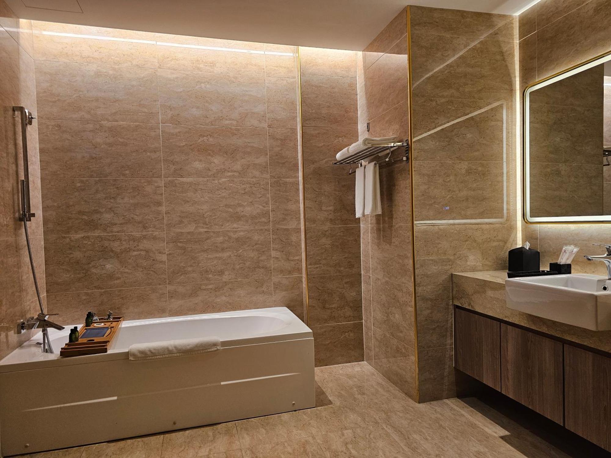 Hompton By The 4* Georgetown